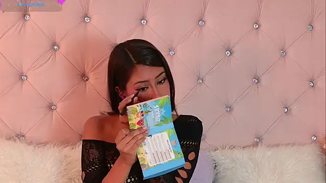 CaterinaRomano online show from October 6, 2025, 8:20 pm