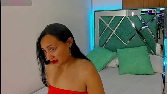 Anthonellacandy online show from October 2, 2025, 7:06 pm