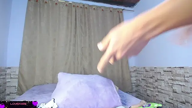 DaraKat18 online show from September 20, 2025, 9:20 pm