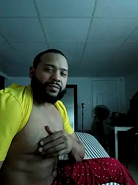 Snapshot of tripping385 chatting on December 5, 2025, 2:32 am tripping385 online show from December 5, 2025, 2:32 am