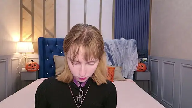 Beverly Gomes online show from October 25, 2025, 3:45 pm