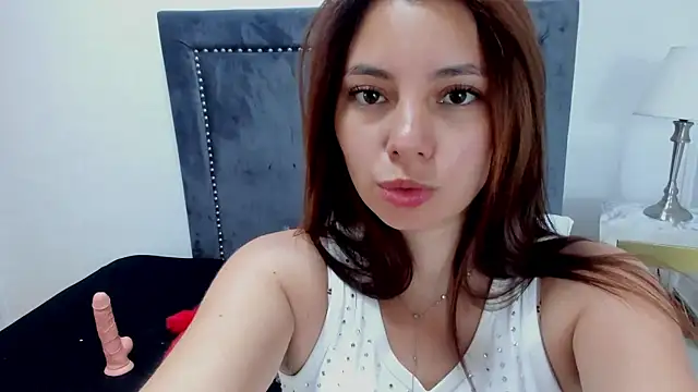 LinaFoxx1 online show from September 25, 2025, 1:06 pm