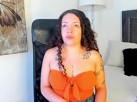 Snapshot of RubyStrong chatting on February 12, 2026, 1:55 pm RubyStrong online show from February 12, 2026, 1:55 pm