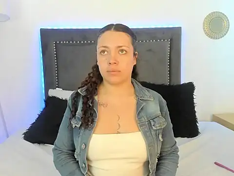 RubyStrong online show from April 14, 2026, 7:19 pm