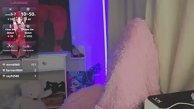 hornyprincess19 online show from October 16, 2025, 10:12 am