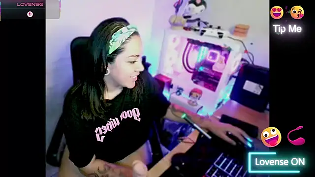 PinkDenial online show from November 5, 2025, 3:42 am