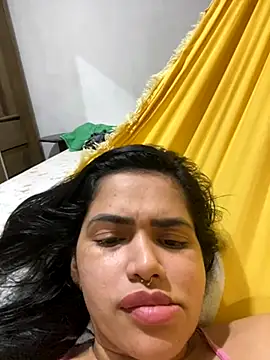 Snapshot of danilyns chatting on October 28, 2025, 11:36 pm danilyns online show from October 28, 2025, 11:36 pm