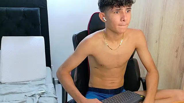 Snapshot of Noah-Garcia chatting on September 27, 2025, 8:15 pm Noah-Garcia online show from September 27, 2025, 8:15 pm