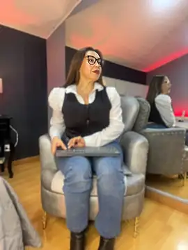 Samantha Milf   online show from April 15, 2026, 9:15 pm