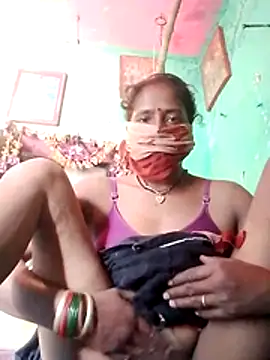 CUTE-004 online show from October 16, 2025, 7:27 am