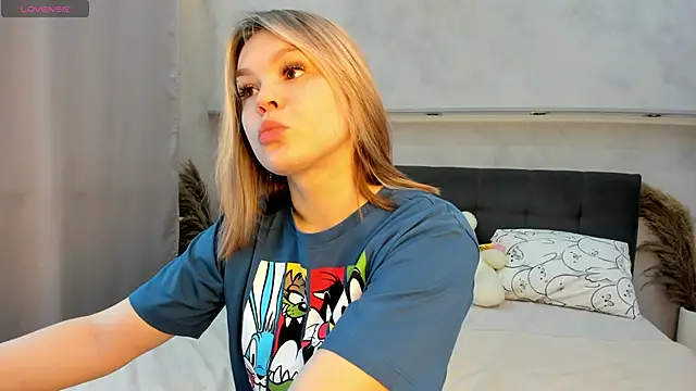 Jerry-Hall online show from April 15, 2026, 1:11 am