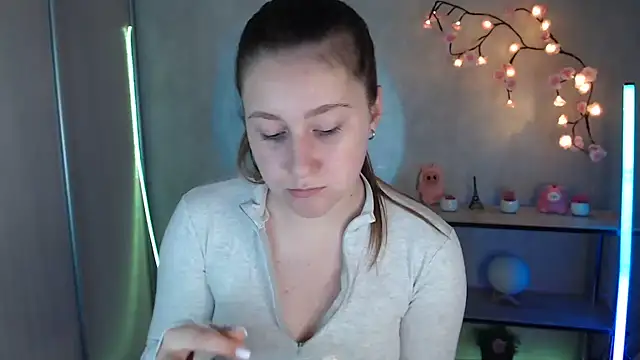 Snapshot of Milka_kamila chatting on June 12, 2026, 12:36 pm Milka kamila online show from June 12, 2026, 12:36 pm