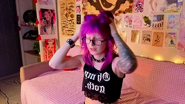 Snapshot of KandraCruser chatting on May 4, 2026, 8:22 pm KandraCruser online show from May 4, 2026, 8:22 pm