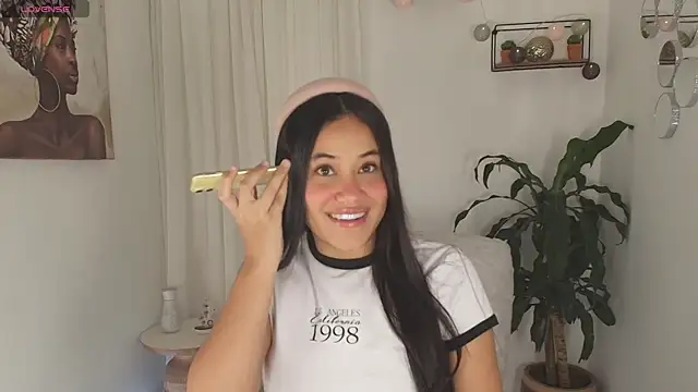 AlisxxnFx online show from September 19, 2025, 12:09 pm