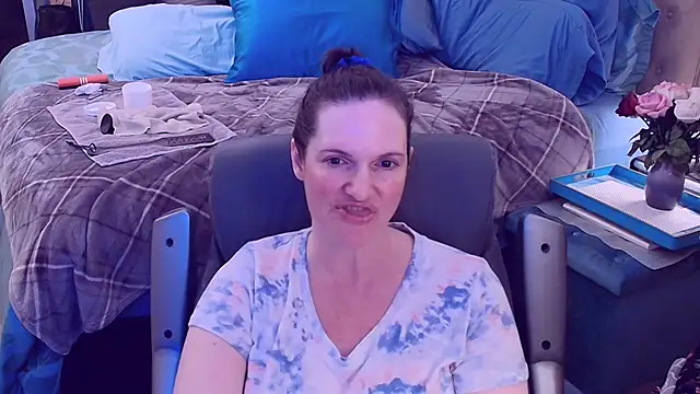 ninajaymes online show from February 5, 2025, 5:09 am