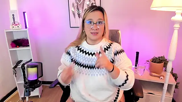 hollie joliie online show from March 26, 2026, 12:14 pm