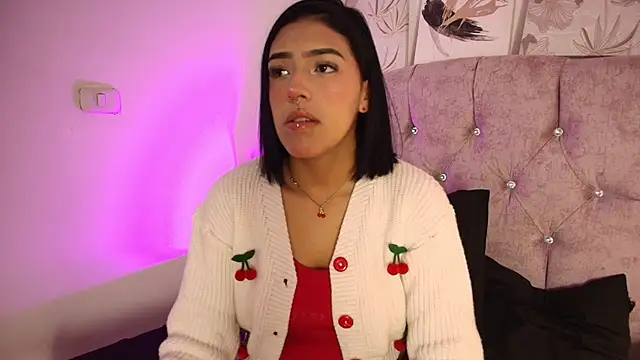 Snapshot of Dulce_Bella_ chatting on February 3, 2026, 3:48 am Dulce Bella online show from February 3, 2026, 3:48 am