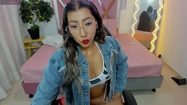 Kenndal tay online show from September 15, 2025, 3:18 am