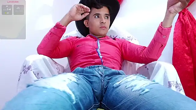 DayroDuran online show from October 18, 2025, 6:32 pm