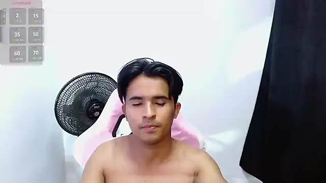Snapshot of DayroDuran chatting on September 30, 2025, 8:26 pm DayroDuran online show from September 30, 2025, 8:26 pm