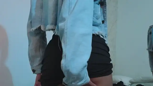 Anny mendes online show from November 23, 2025, 5:06 am