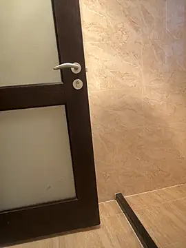 smgirls online show from November 10, 2025, 7:46 am