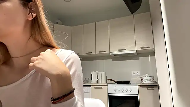 Denni Spilber online show from October 14, 2025, 3:23 pm