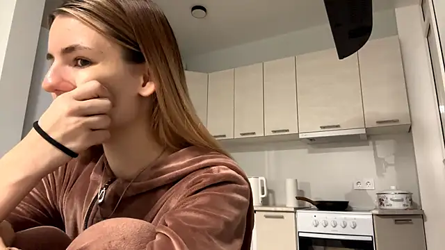 Denni Spilber online show from October 25, 2025, 4:40 pm