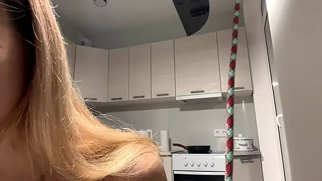 Denni Spilber online show from October 23, 2025, 5:22 pm