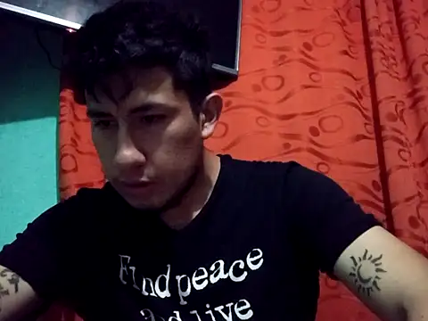 True Di online show from September 28, 2025, 1:34 am