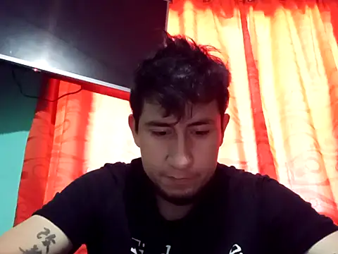 True Di online show from October 14, 2025, 9:47 pm