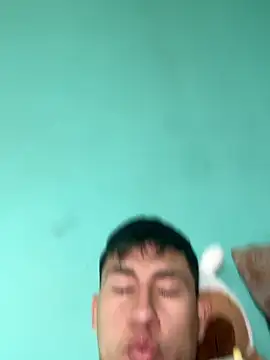 Snapshot of True_Di chatting on January 10, 2026, 12:22 pm True Di online show from January 10, 2026, 12:22 pm