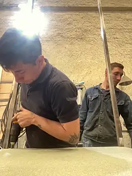 Snapshot of True_Di chatting on December 22, 2025, 3:45 pm True Di online show from December 22, 2025, 3:45 pm