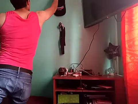 True Di online show from October 3, 2025, 6:53 pm