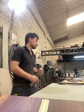 Snapshot of True_Di chatting on December 20, 2025, 2:42 pm True Di online show from December 20, 2025, 2:42 pm