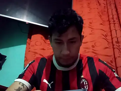 True Di online show from October 6, 2025, 1:07 am