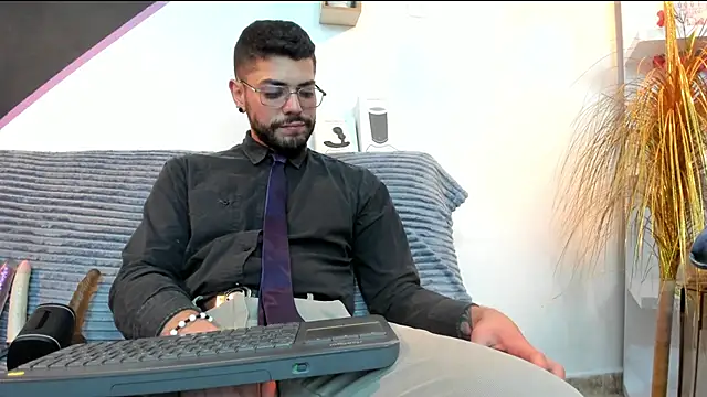 Snapshot of DanteWinter chatting on February 27, 2026, 4:12 am DanteWinter online show from February 27, 2026, 4:12 am