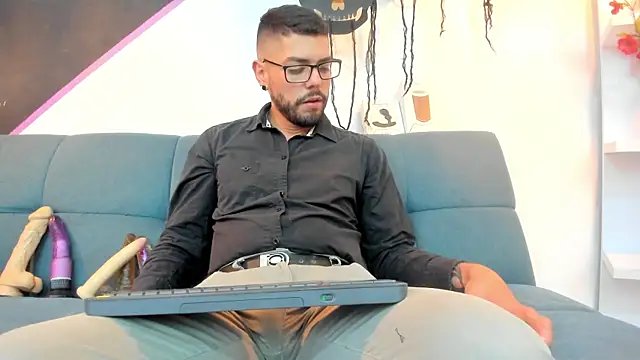 DanteWinter online show from October 13, 2025, 1:40 am