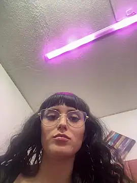 XBODTRIIPX online show from December 19, 2025, 3:47 pm