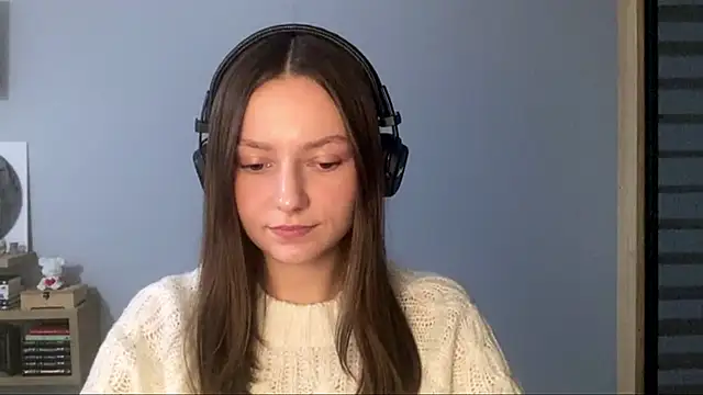 Snapshot of SoulHiperAgne_ chatting on October 20, 2025, 3:12 pm SoulHiperAgne online show from October 20, 2025, 3:12 pm