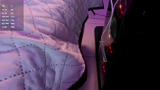 Ambeer fox  online show from April 4, 2026, 1:06 pm