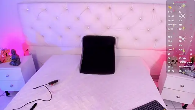 Ambeer fox  online show from October 25, 2025, 8:09 pm