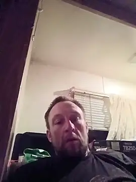 Snapshot of Chris_is_spun chatting on November 2, 2025, 5:01 am Chris is spun online show from November 2, 2025, 5:01 am