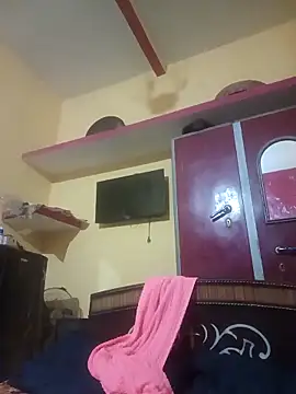 Hot-kal93 online show from December 17, 2025, 9:36 am