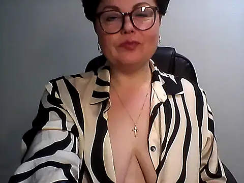 Snapshot of EllaLove2277 chatting on February 26, 2026, 6:35 am EllaLove2277 online show from February 26, 2026, 6:35 am