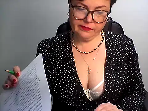 Snapshot of EllaLove2277 chatting on February 5, 2026, 6:53 am EllaLove2277 online show from February 5, 2026, 6:53 am