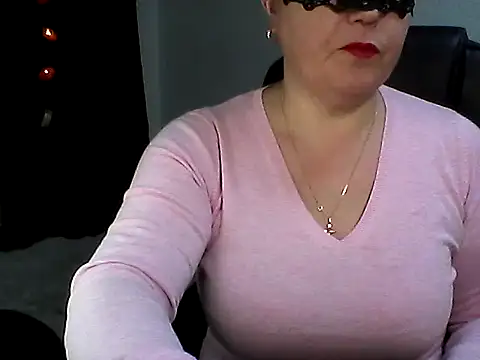 Snapshot of EllaLove2277 chatting on February 4, 2026, 8:09 am EllaLove2277 online show from February 4, 2026, 8:09 am