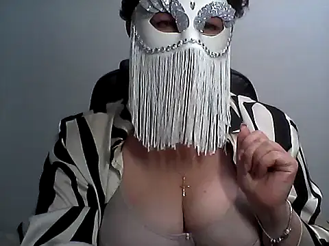Snapshot of EllaLove2277 chatting on July 10, 2026, 10:04 am EllaLove2277 online show from July 10, 2026, 10:04 am