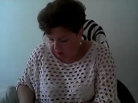 EllaLove2277 online show from September 10, 2025, 1:32 pm