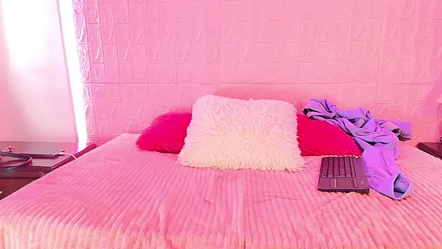 Snapshot of Baby_kinky-- chatting on September 29, 2025, 2:01 pm Baby kinky-- online show from September 29, 2025, 2:01 pm